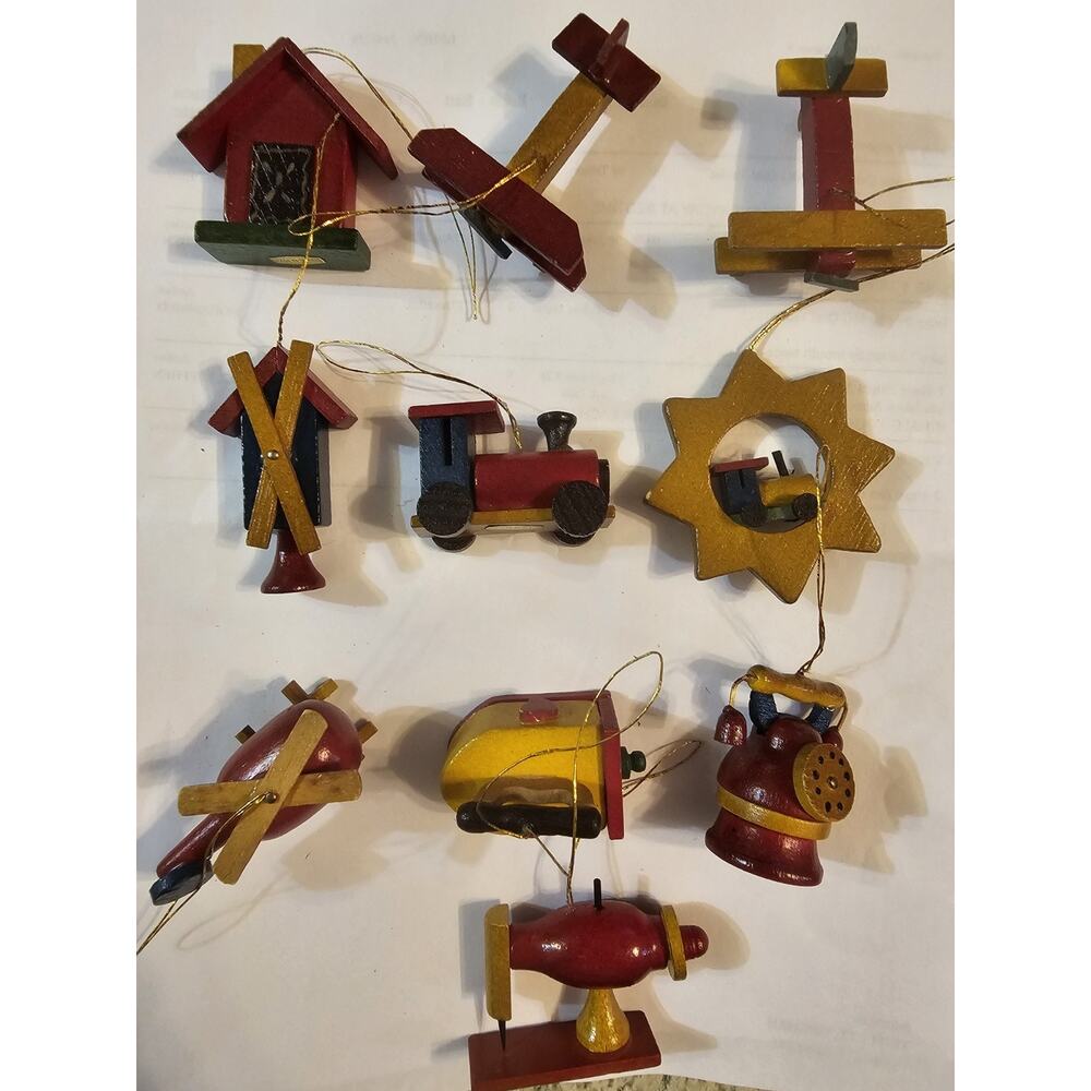 Vintage Christmas Tree Wooden Maroon And Green Toy Household Ornaments